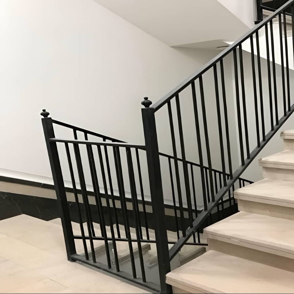 هندریل فلزی در پاگرد آپارتمان استان آذربایجان غربی هندریل فلزی در پاگرد آپارتمان استان آذربایجان غربی