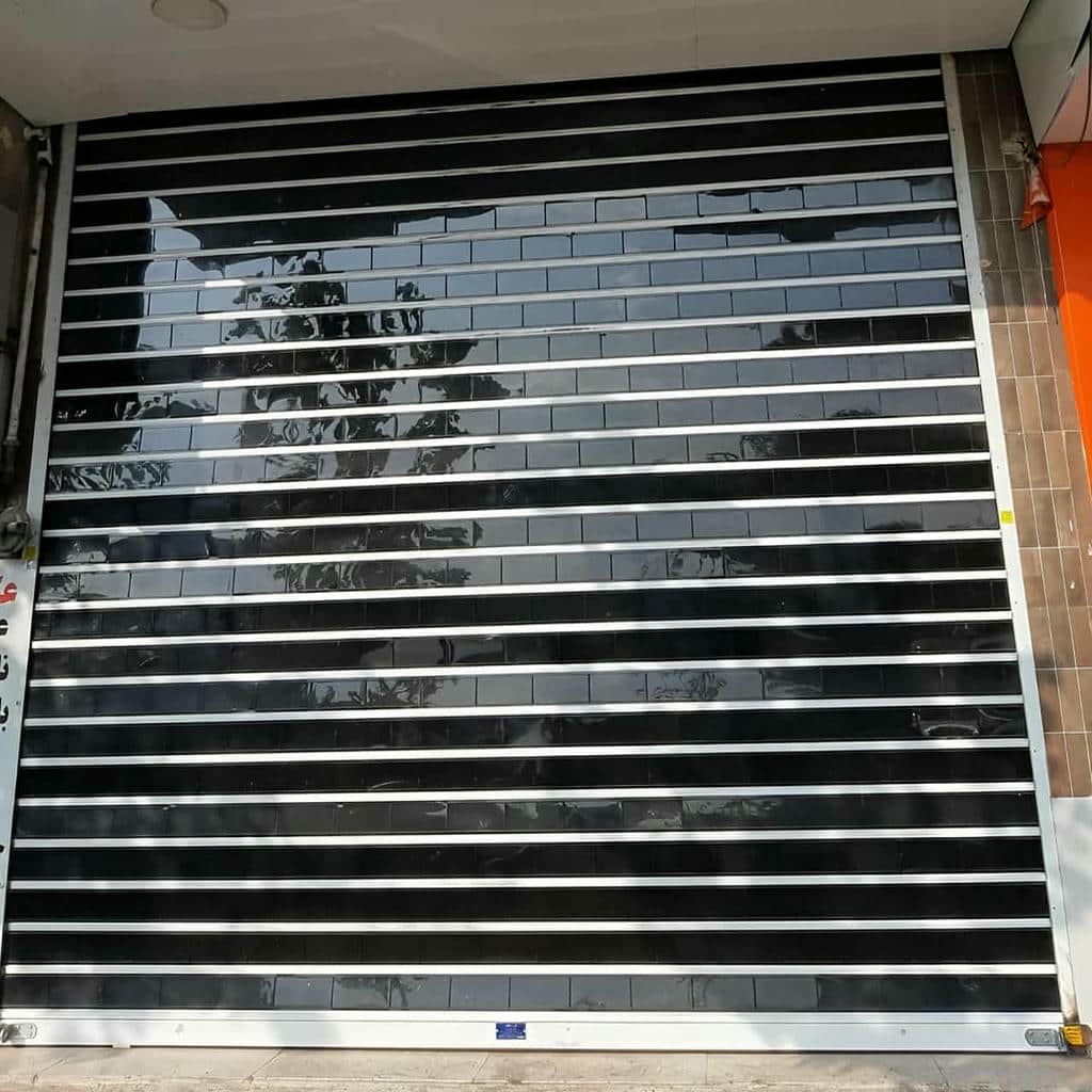 کرکره برقی ریموت دار برای ورودی فروشگاه