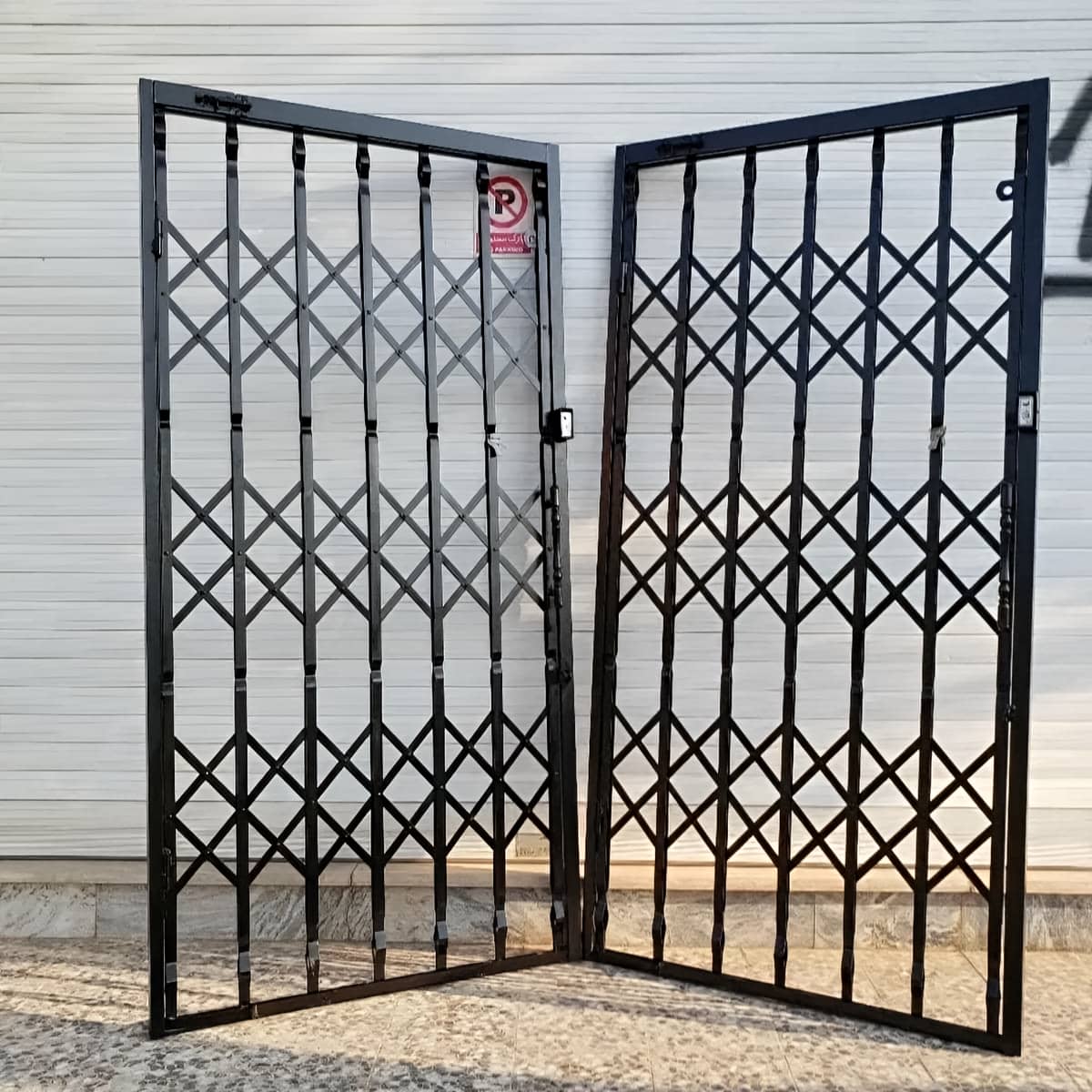 مرکز عرضه حفاظ درب آکاردئونی در زنجان و حومه