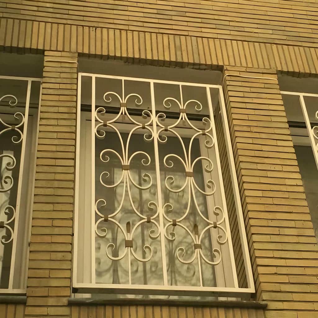 حفاظ پنجره آهنی مشکی در استان همدان مرکز تخصصی فروش حفاظ پنجره در استان همدان