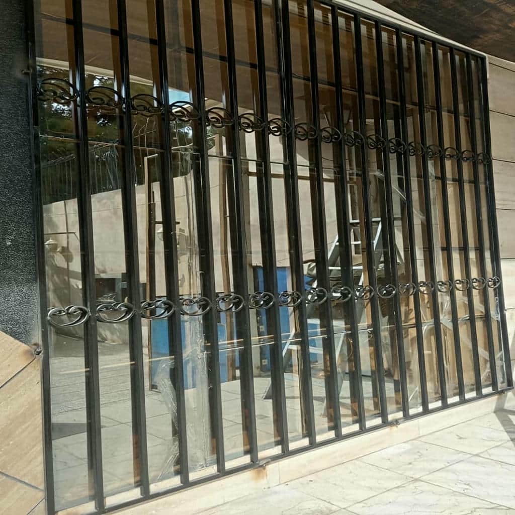 حفاظ پنجره فلزی مشکی برای نمای آجری استان کردستان مرکز تخصصی فروش حفاظ پنجره در استان کردستان