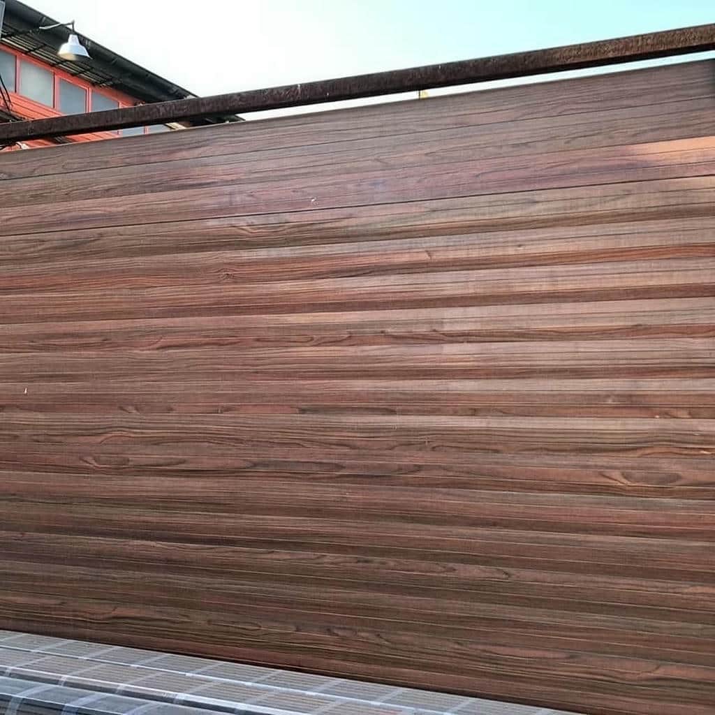 کرکره برقی آلومینیومی خاکستری برای مغازه در اهواز مرکز سفارش و فروش کرکره برقی در اهواز و حومه